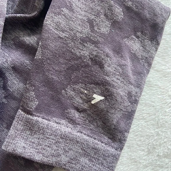 Gymshark OG Camo Leggings Lavendar - Picture 2 of 7